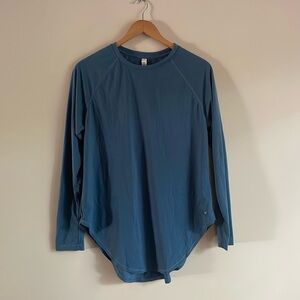 Brand New Blue Under Armour Long Sleeve Shirt with Cutouts in Back Size Medium